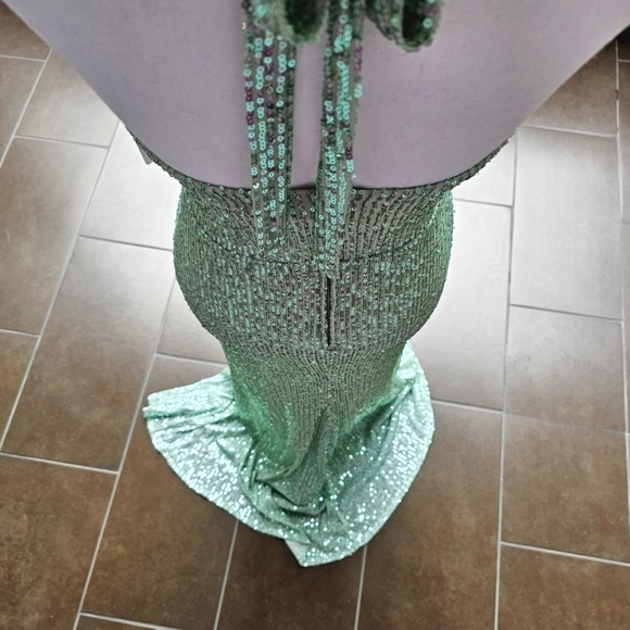 Windsor ✦ Mint Sequin Halter Gown ✦ Keyhole Cutout w/ High Slit & Built-In Bra S - Picture 5 of 17